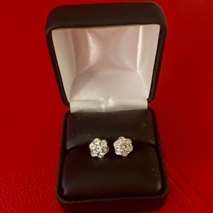 8mm (1.4 total ct) Diamond Flower Cluster Sterling silver Stud earrings